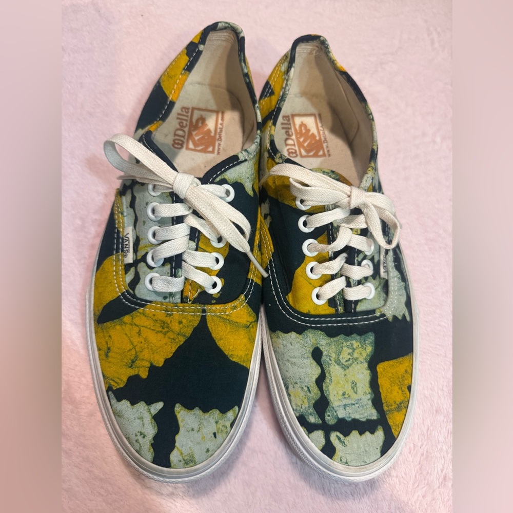 Vans x Della Collab Authentic Limited Edition Shoes size M8 W10